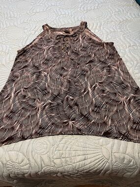 Daisy Fuentes Lace-Up Black and White Print Sleeveless Top